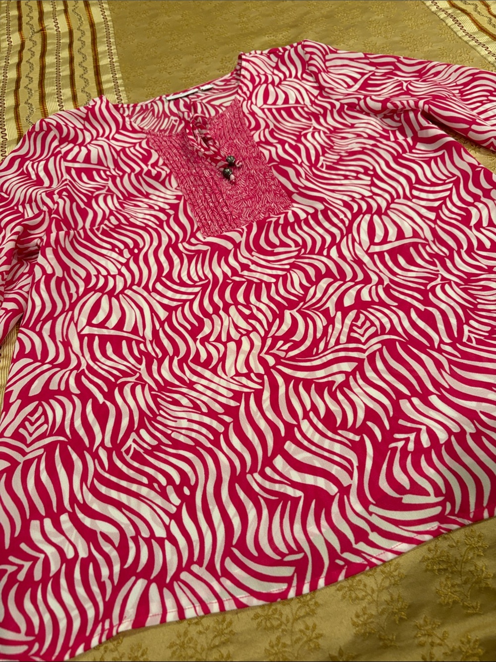 NWOT Susan Graver Hot Pink & White Printed Top with Smocked Yoke, Polyester, L